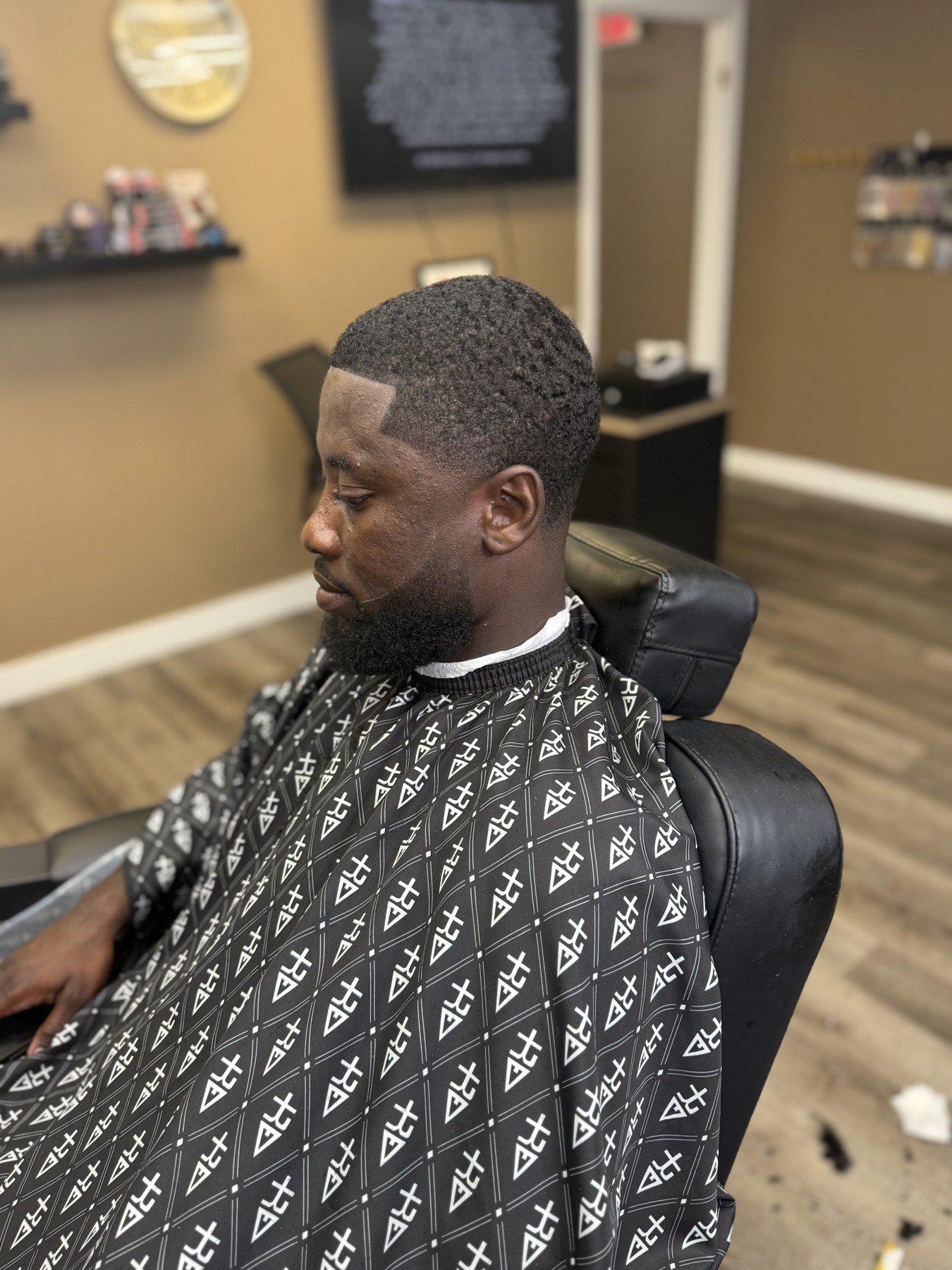Wave cut with low taper and beard line up at Triple C's